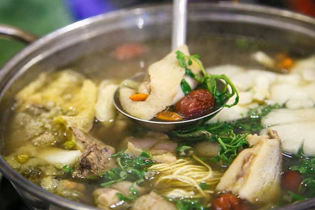 thanh-pham-mon-lau-ga-thuoc-bac-thom-ngon